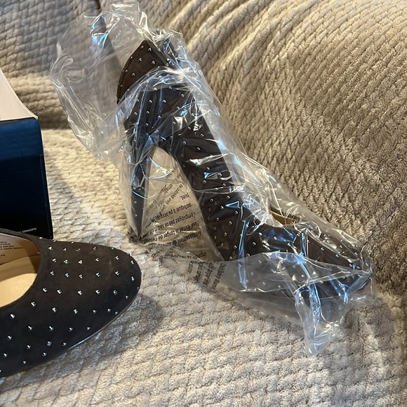 INC Suede Pumps with small studs - Picture 2 of 8